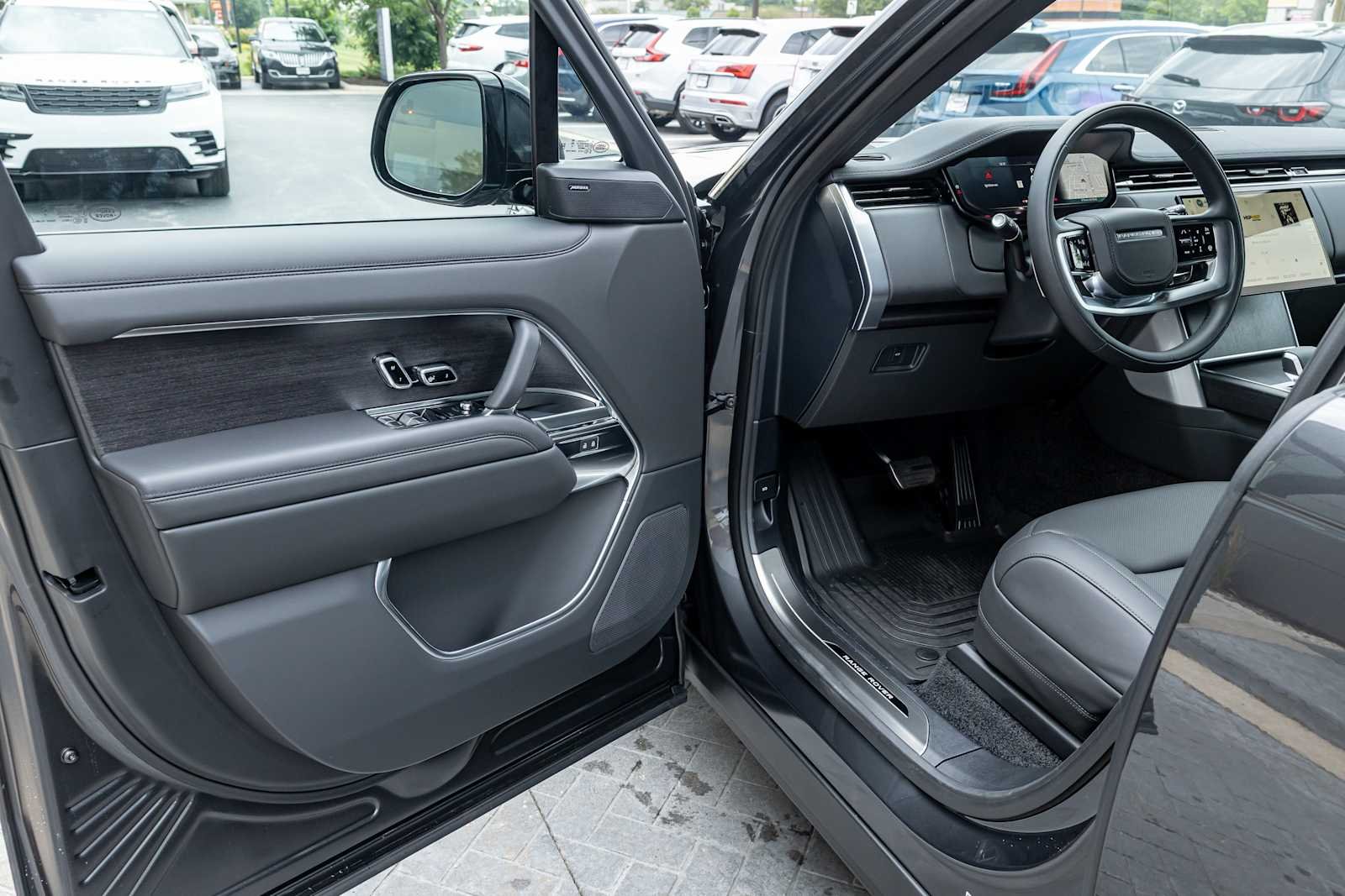 New 2026 Carpathian Grey Land Rover SE image 10