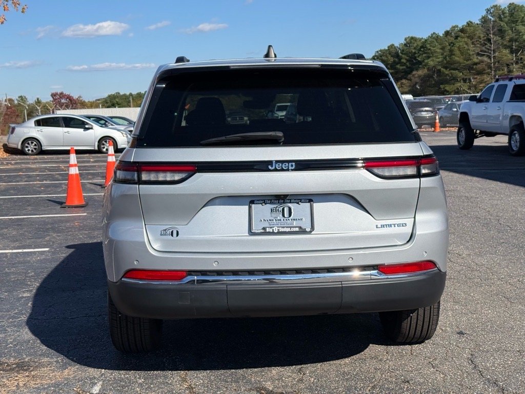 2024 Jeep Grand Cherokee Limited photo 4