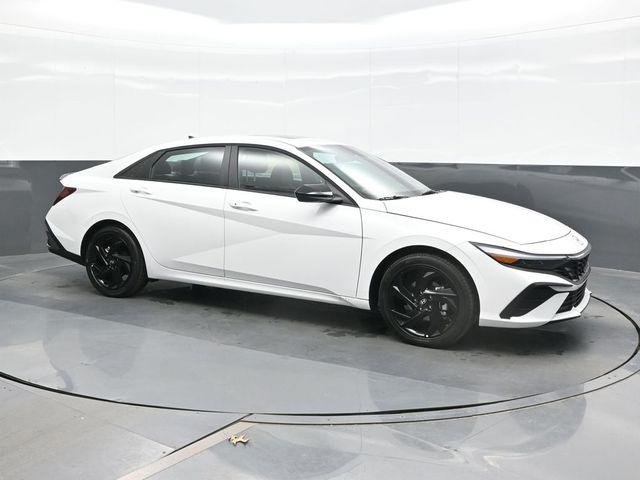 New 2026 White Hyundai SEL Sport Plus image 7