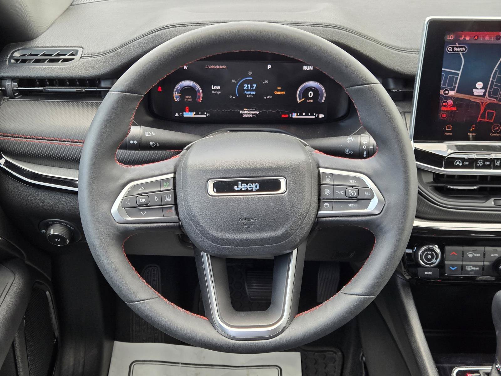 Used 2025 Diamond Black Crystal Pearlcoat Jeep Trailhawk image 17