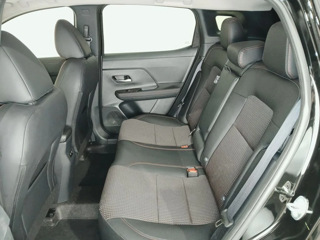 Used 2025 Black Nissan SR image 12