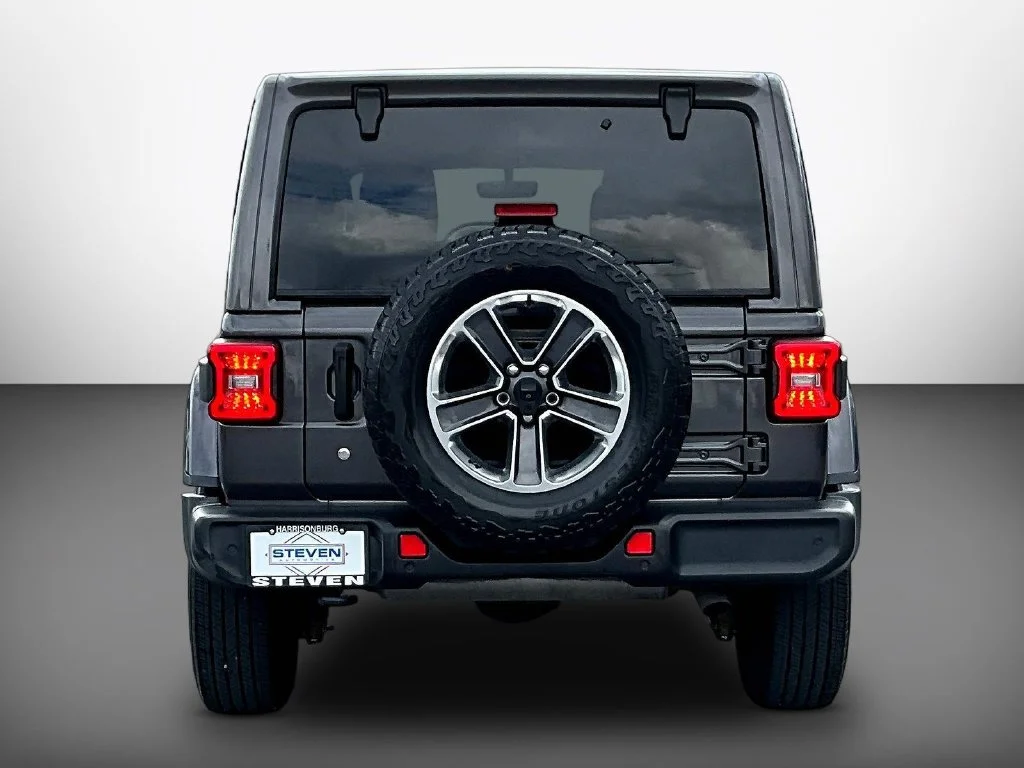 Used 2019 Gray Jeep Unlimited Sahara image 5