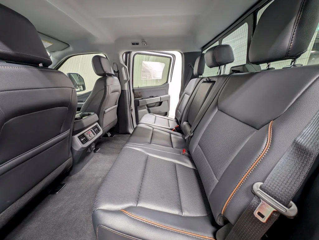 New 2027 Oxford White Ford F-350® Lariat® image 20