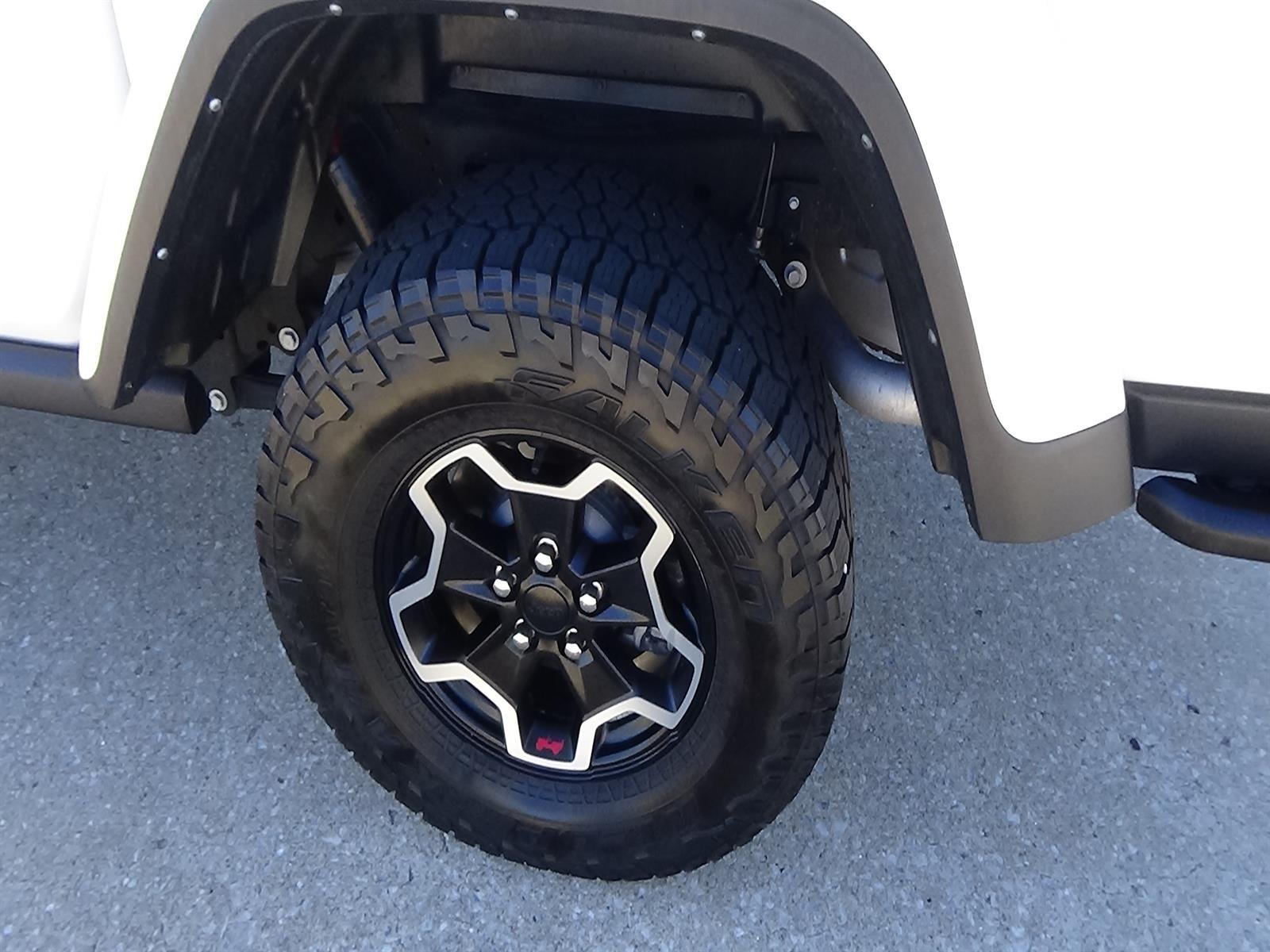 Certified Used 2023 Bright White Clear Coat (pw7) Jeep Rubicon image 10