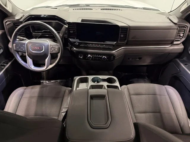 Used 2024 White GMC Elevation image 31