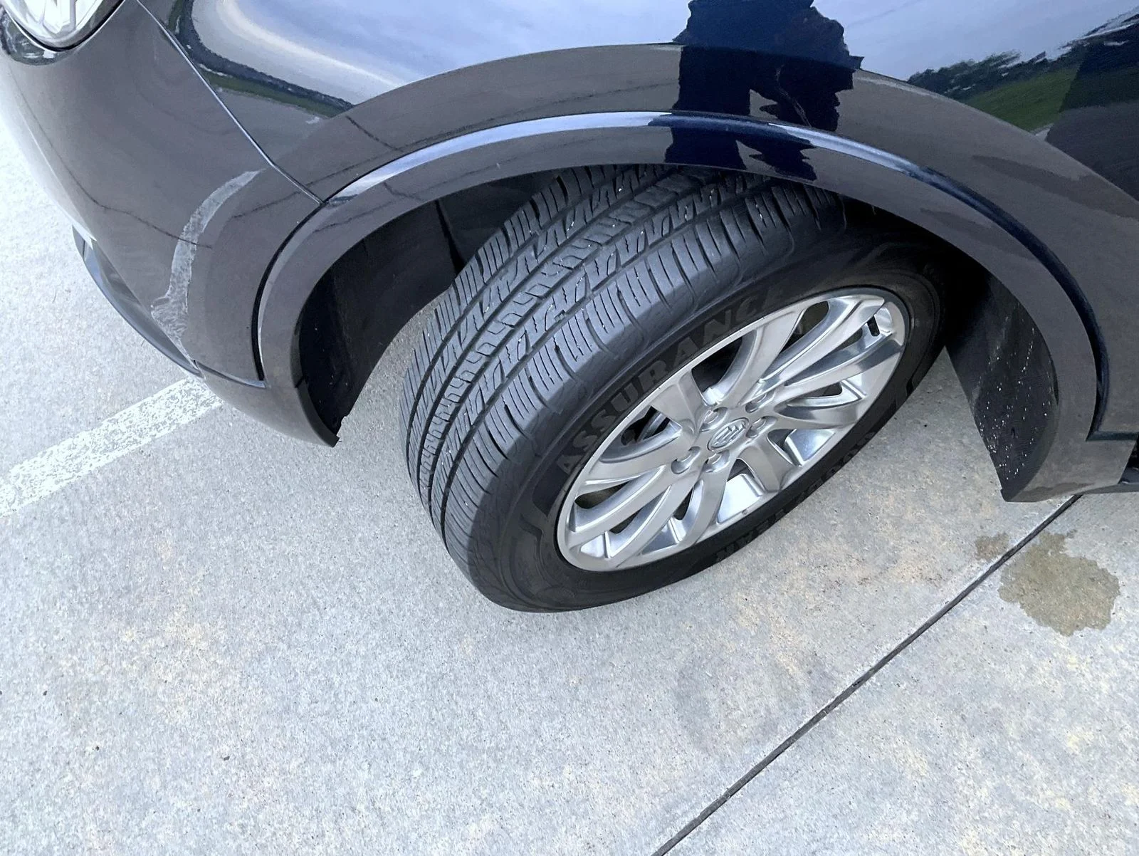 Used 2020 Blue Buick Essence image 23