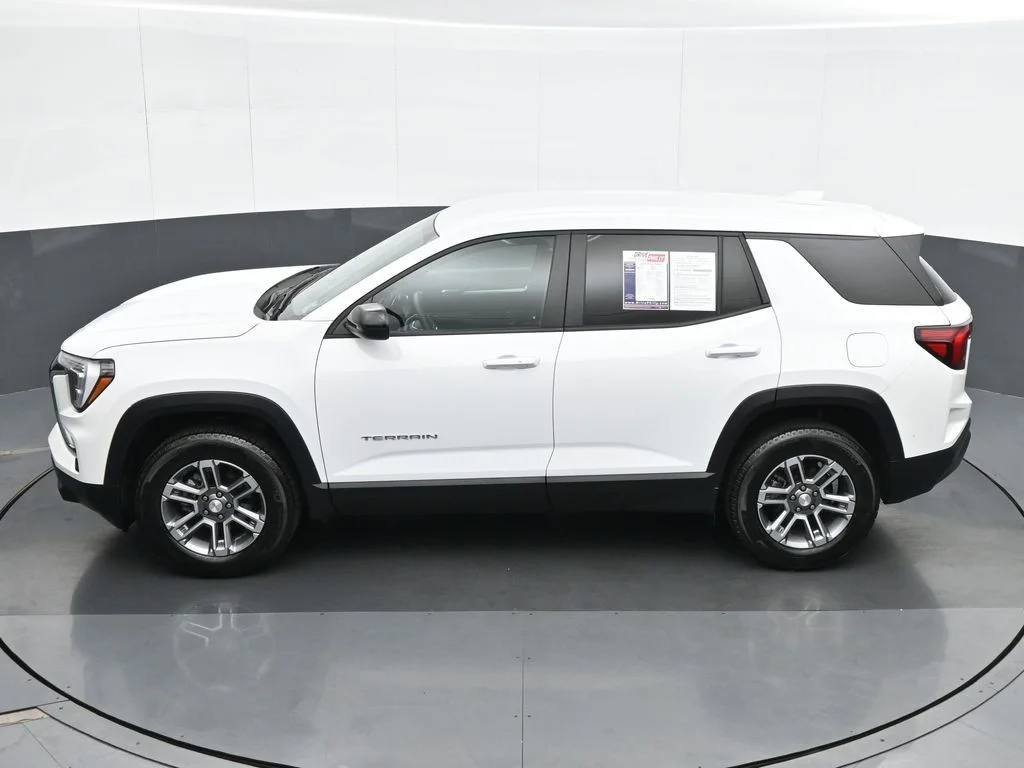 Used 2026 White GMC Elevation image 18
