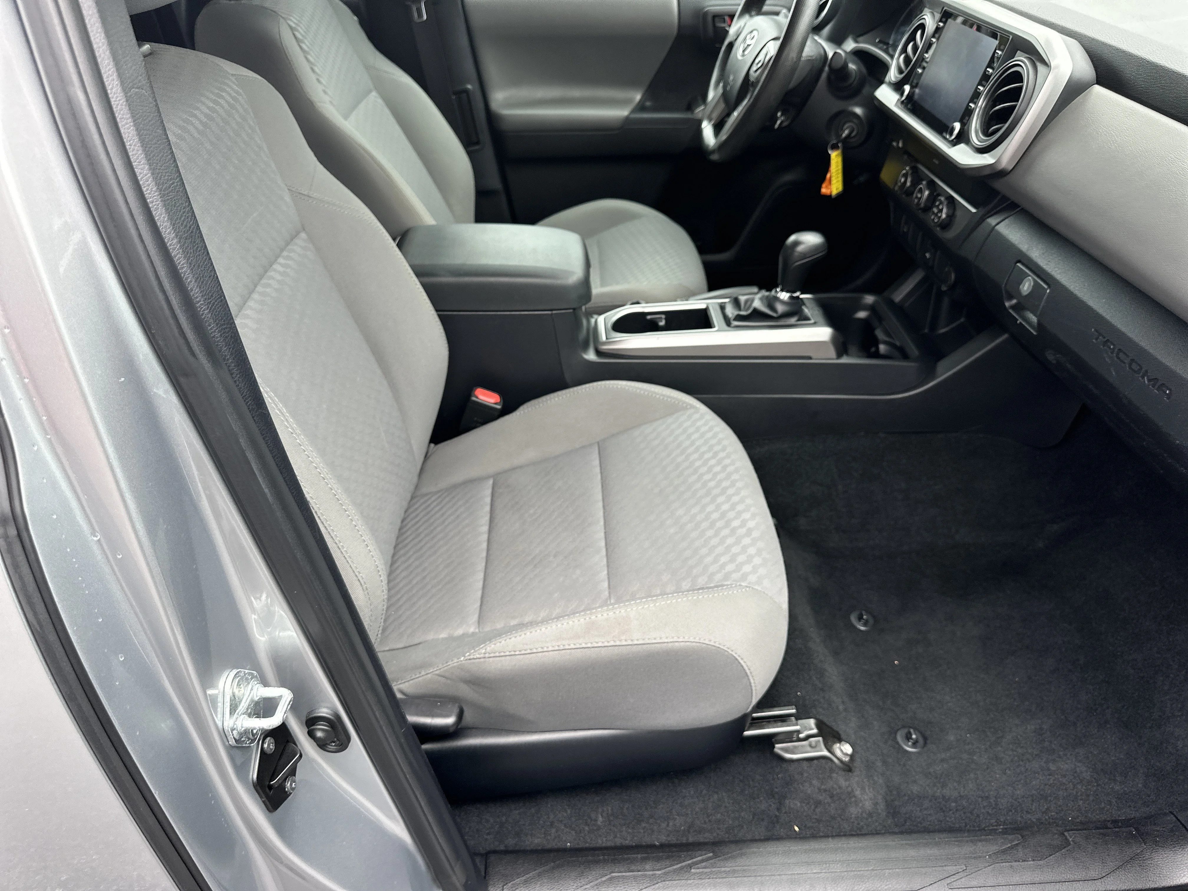Used 2022 Celestial Silver Metallic Toyota SR5 image 13