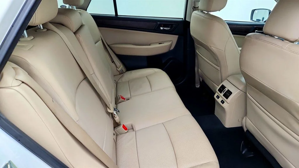 Used 2015 Crystal White Pearl Subaru 4dr Wagon 2.5i Limited PZEV w/ Popular Package #4 image 22