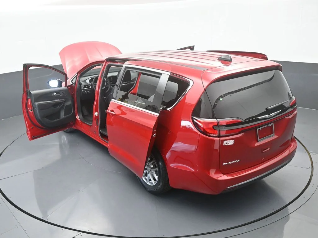 New 2026 Red Hot Pearl-Coat Exterior Paint Chrysler Select image 63