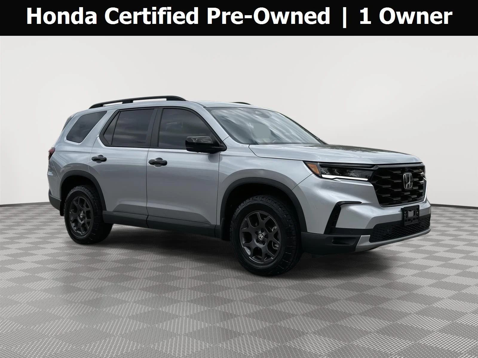 Certified Used 2025 Lunar Silver Metallic Honda TrailSport image 1