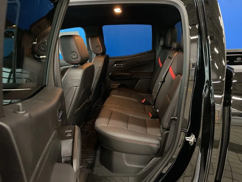 2026 Chevrolet Colorado Z71 - Photo 13