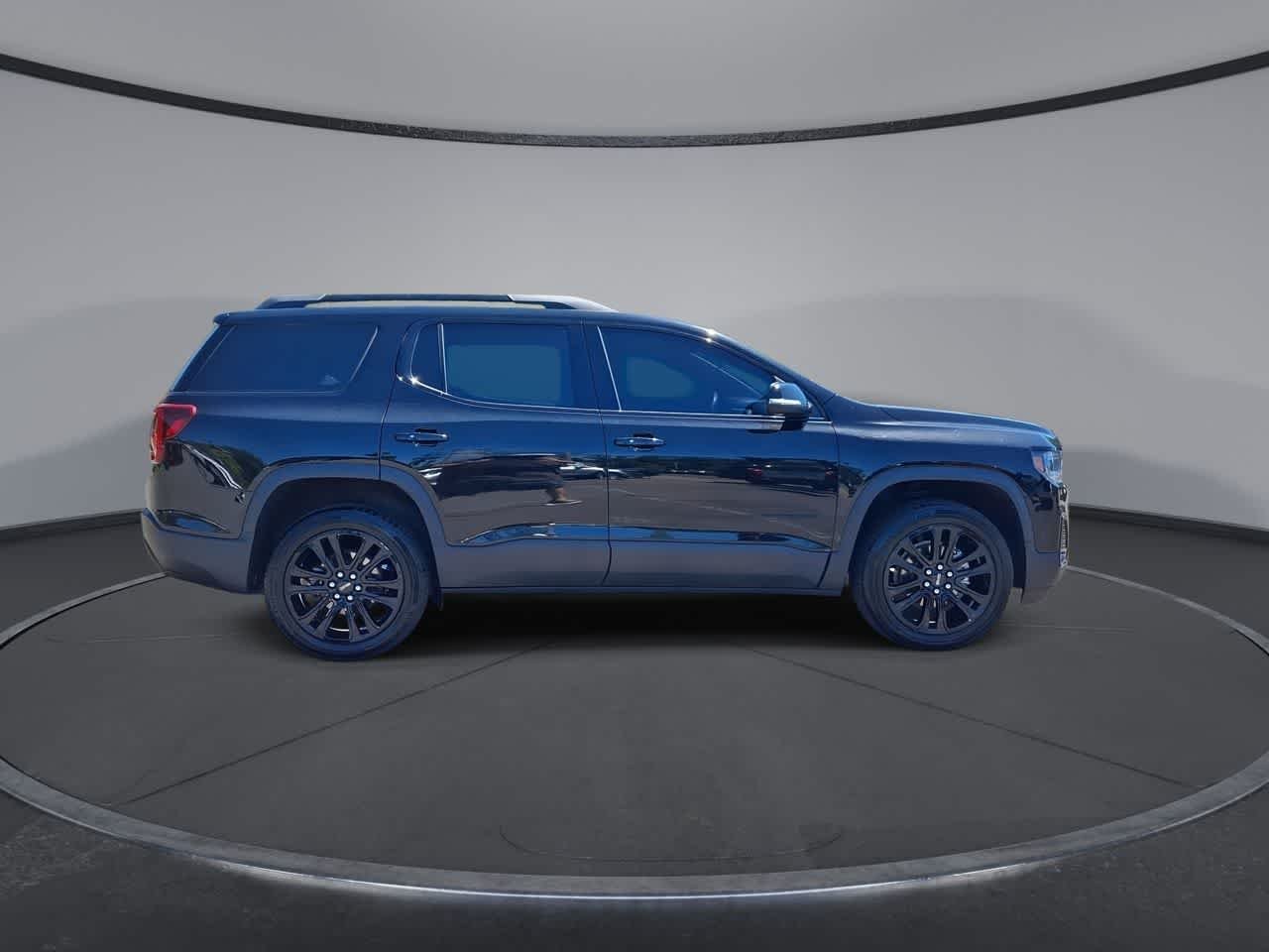 Certified Used 2023 Ebony Twilight Metallic GMC SLE image 9