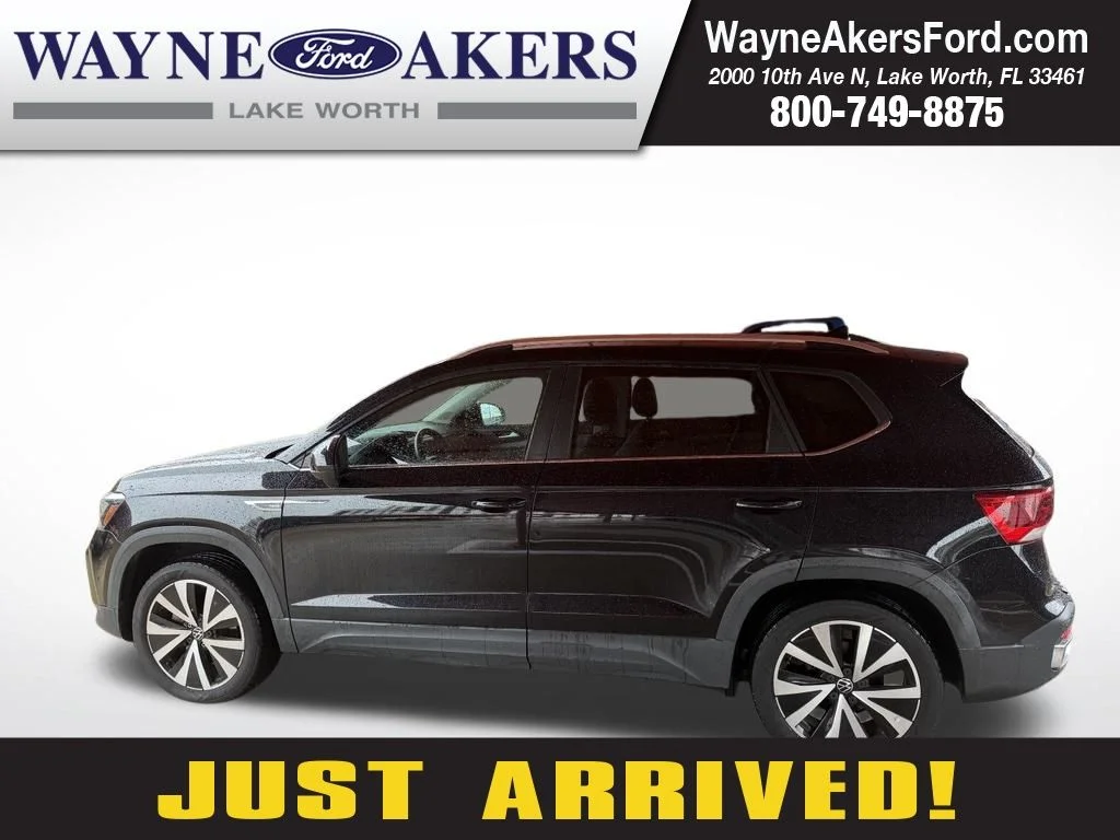 Used 2022 Deep Black Pearl Effect Volkswagen 1.5T SE image 1