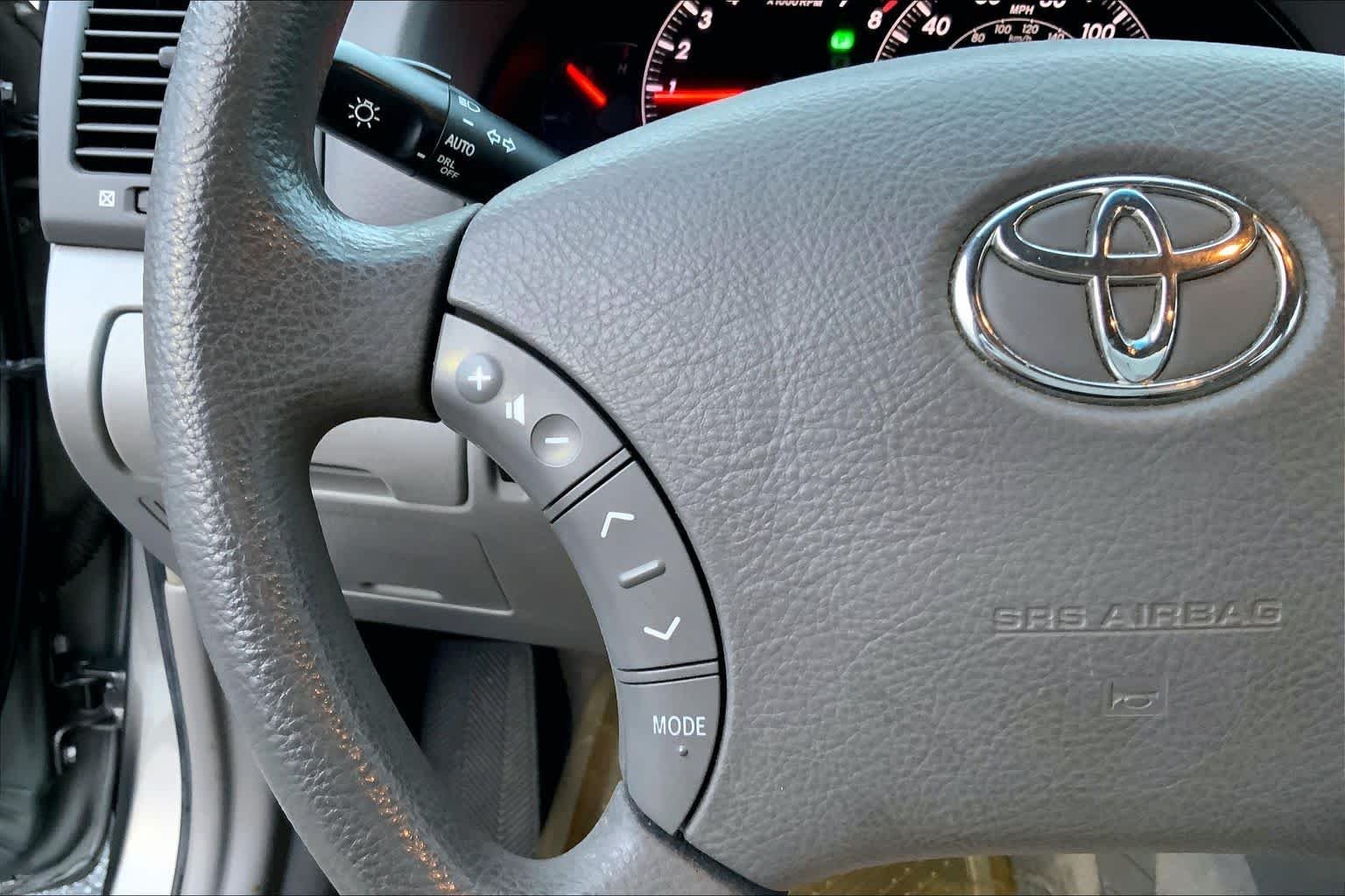 Used 2005 Phantom Gray Pearl Toyota STD image 19