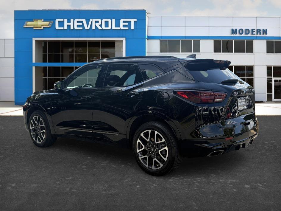 Used 2023 Black Chevrolet RS image 3