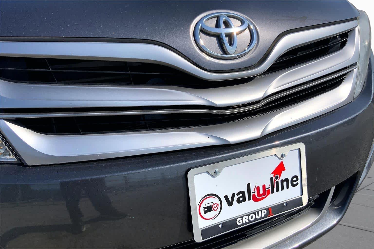 Used 2013 Magnetic Gray Metallic Toyota LE image 29