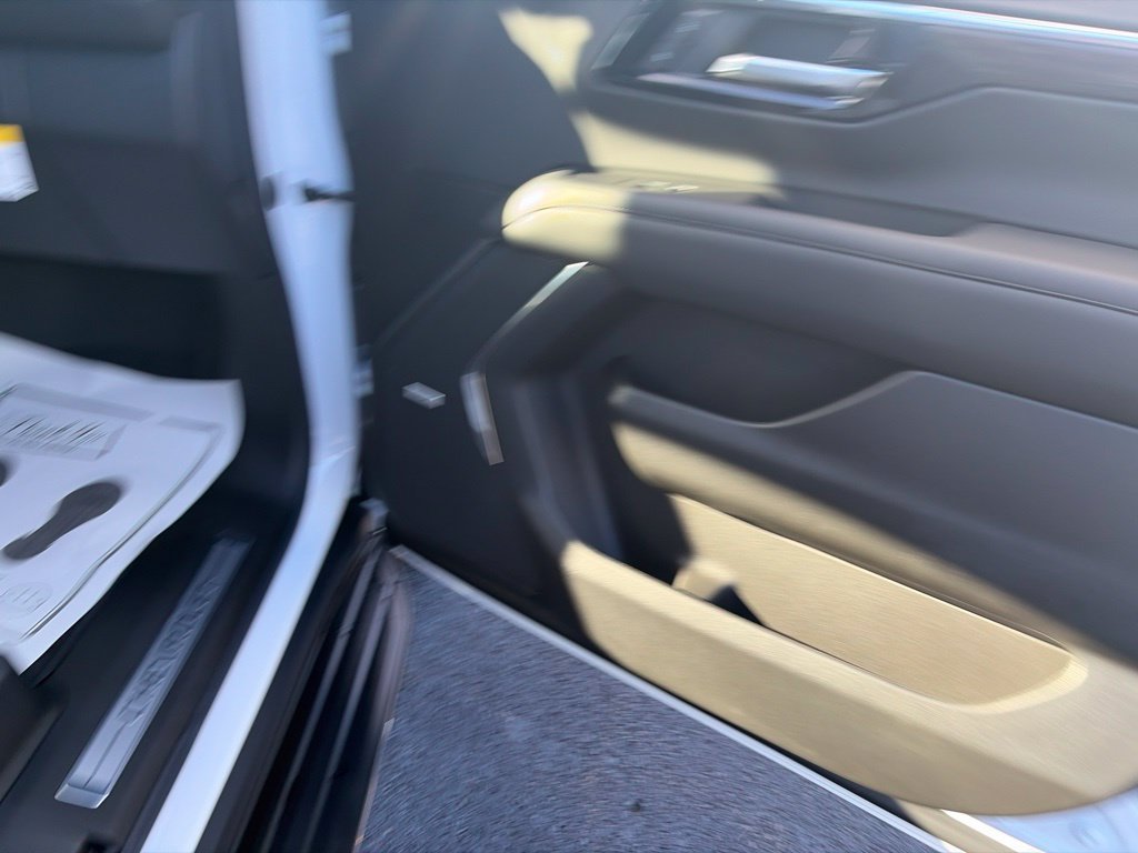 2026 Chevrolet Suburban LT - Photo 45