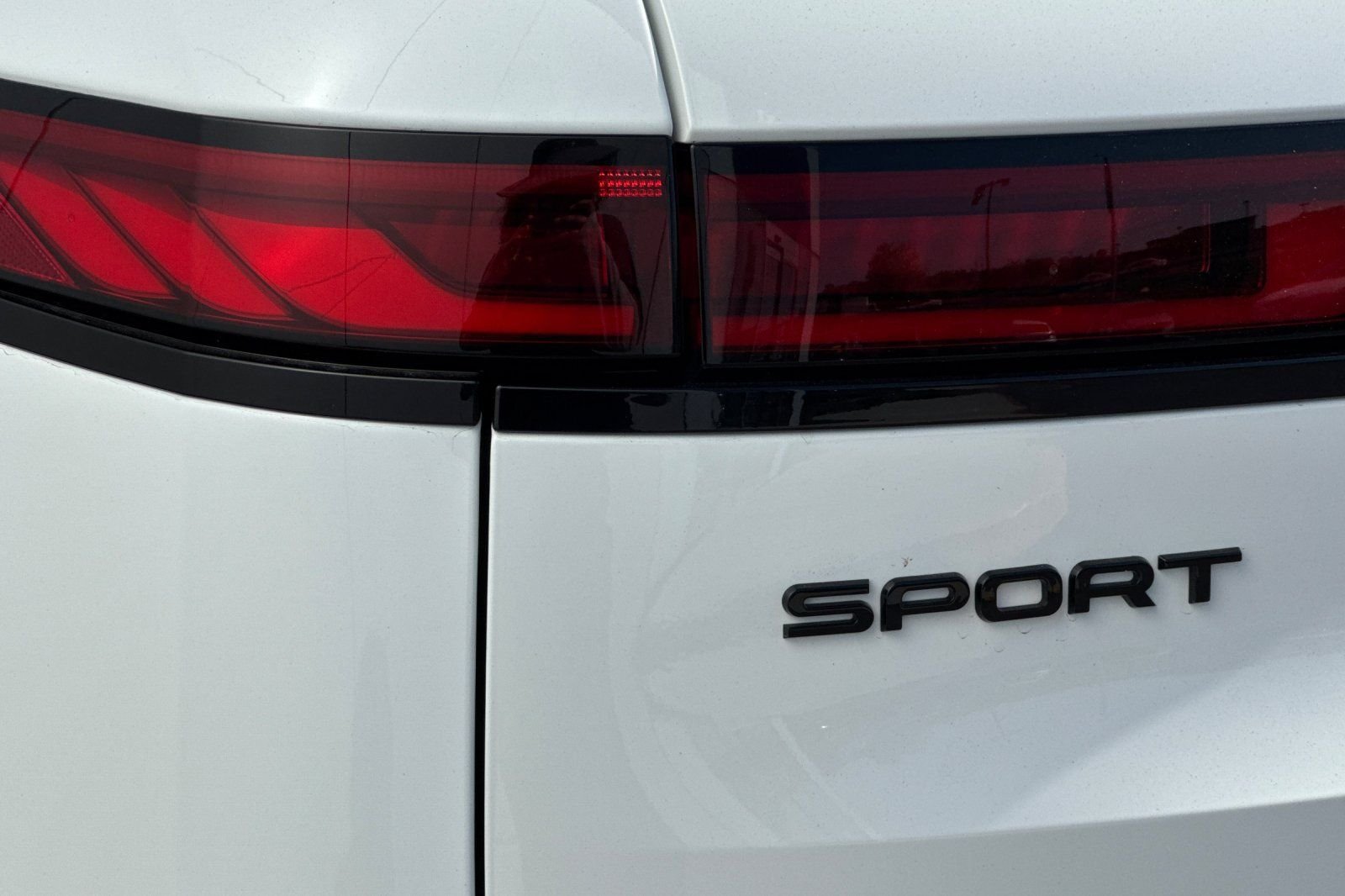 New 2026 Fuji White Land Rover Dynamic SE image 34