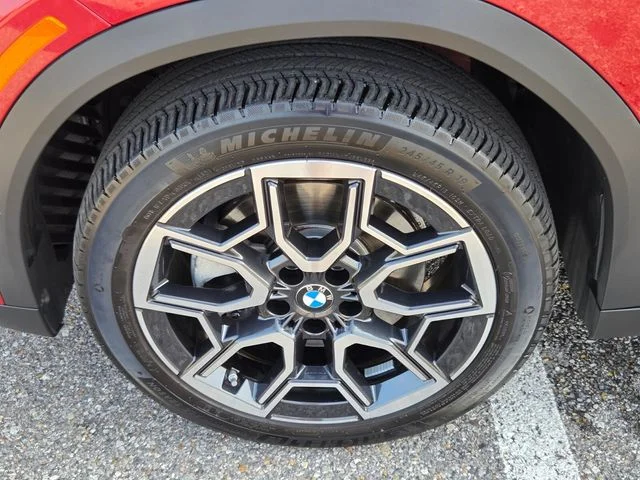 Used 2025 Red BMW xDrive28i image 27