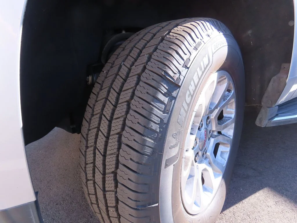 Used 2019 Silver GMC SLT image 14