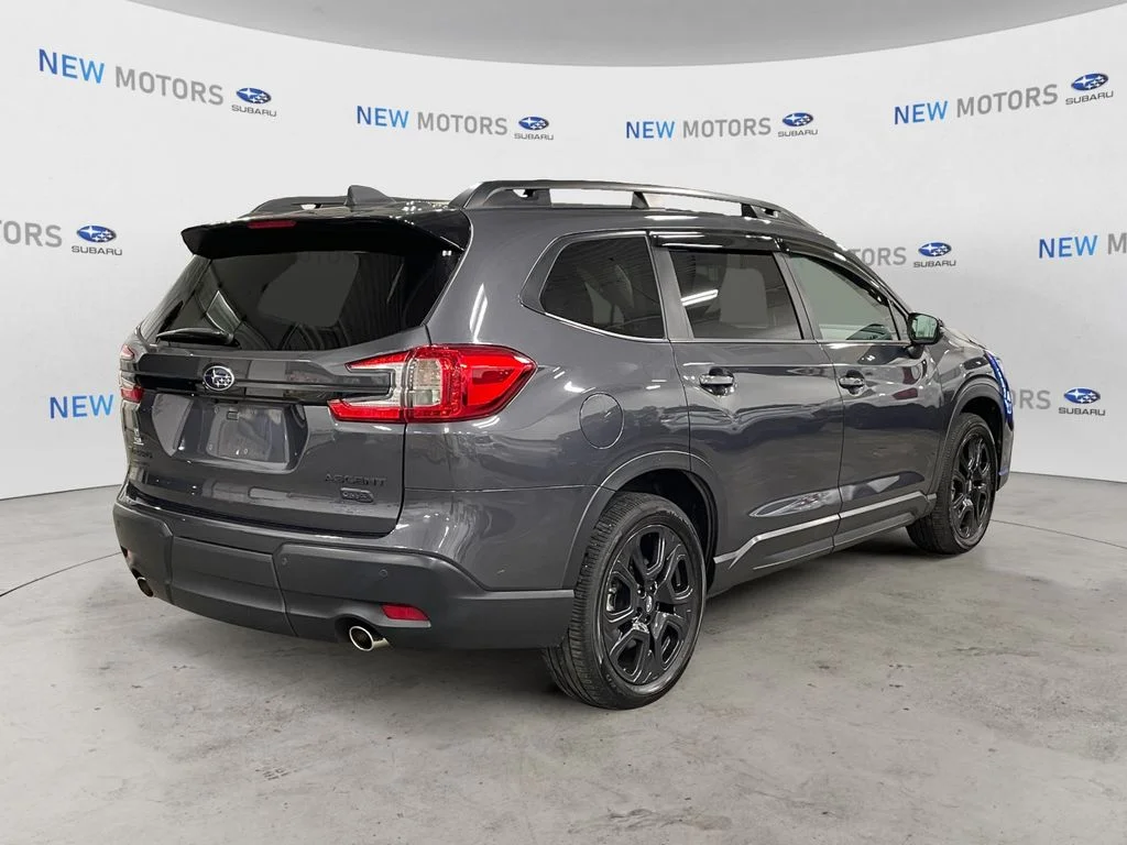 Used 2023 Magnetite Gray Metallic Subaru Onyx Edition image 5