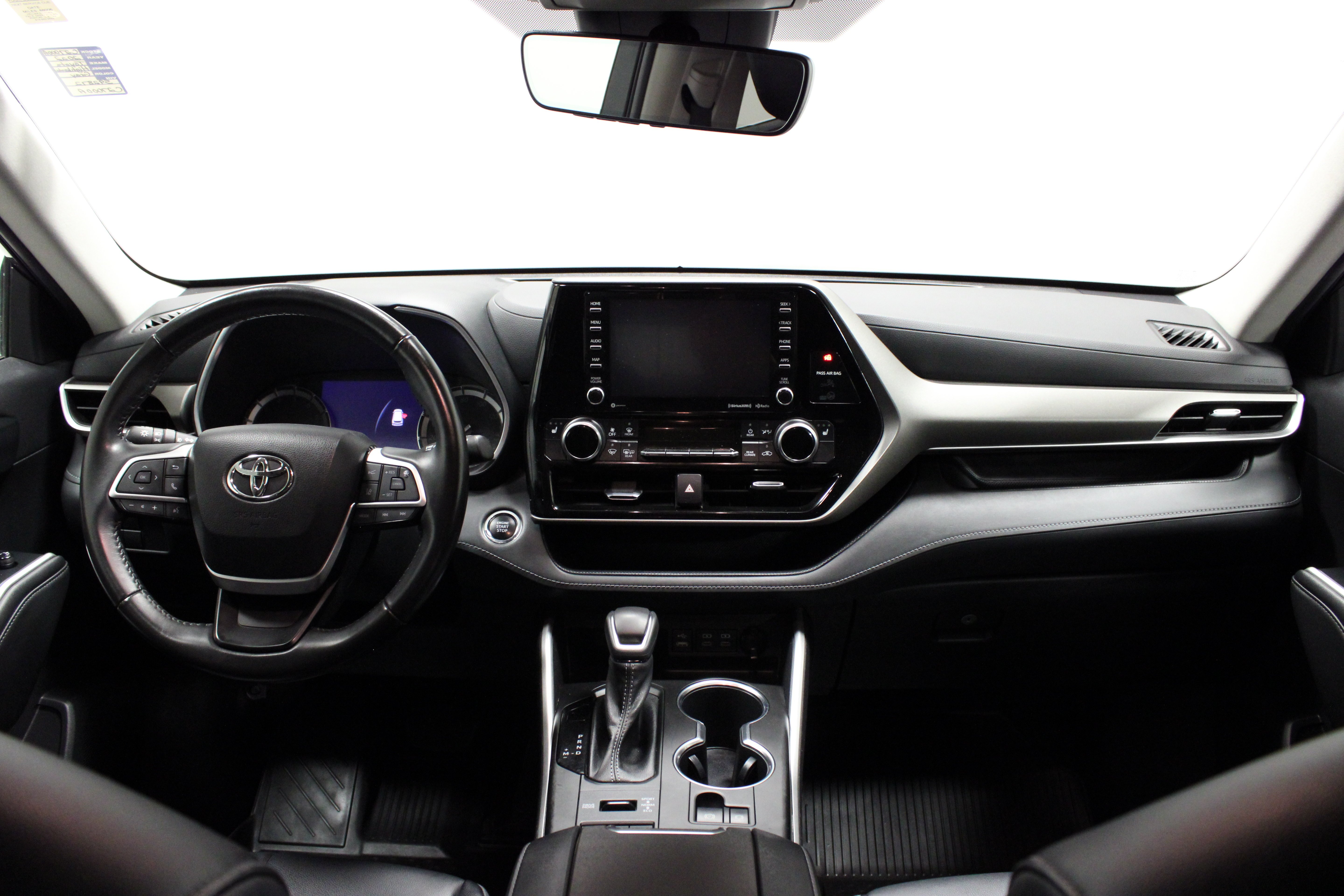 Used 2022 Magnetic Gray Metallic Toyota XLE image 22