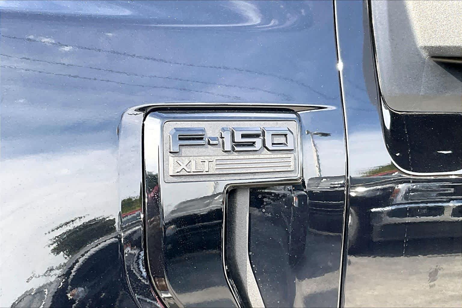 Used 2023 Agate Black Metallic Ford XLT image 28
