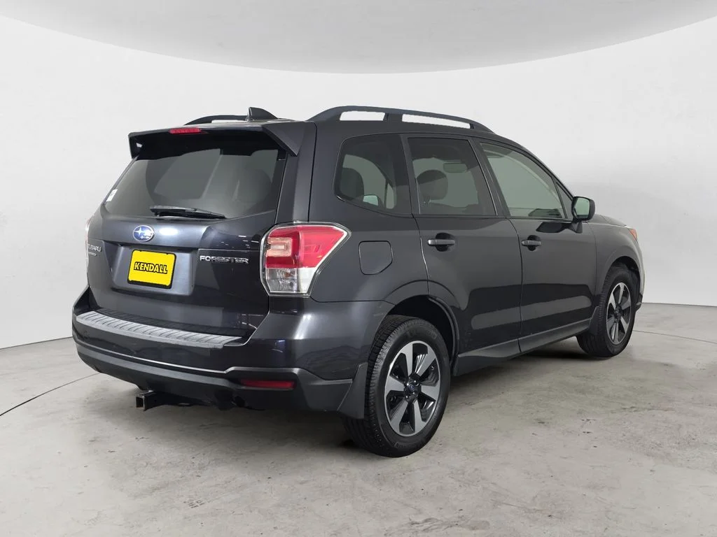 Used 2018 Dark Gray Metallic Subaru 2.5i Premium image 5