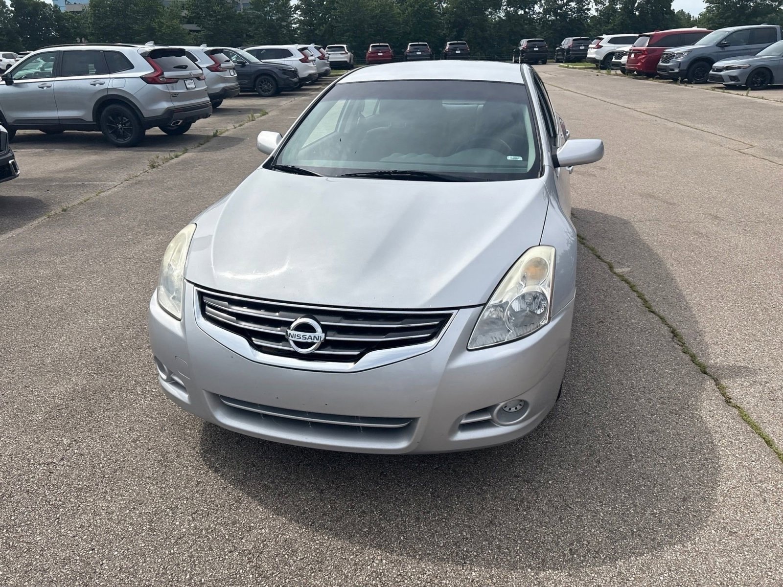Used 2011 Brilliant Silver Metallic Nissan 2.5 S image 12