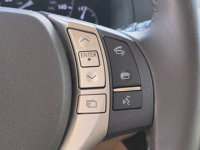 Used 2013 White Lexus 350 image 23