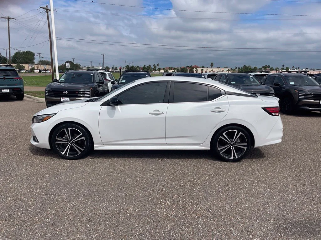 Certified Used 2022 White Nissan SR image 4