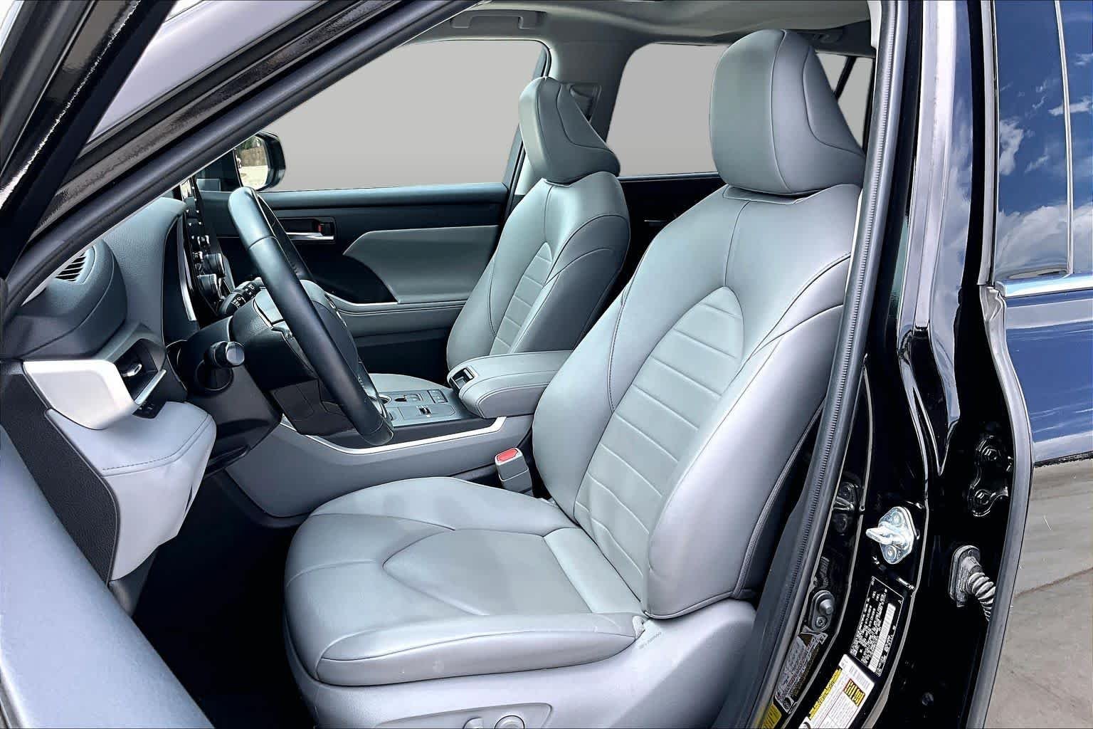 Used 2022 Opulent Amber Toyota XLE image 7