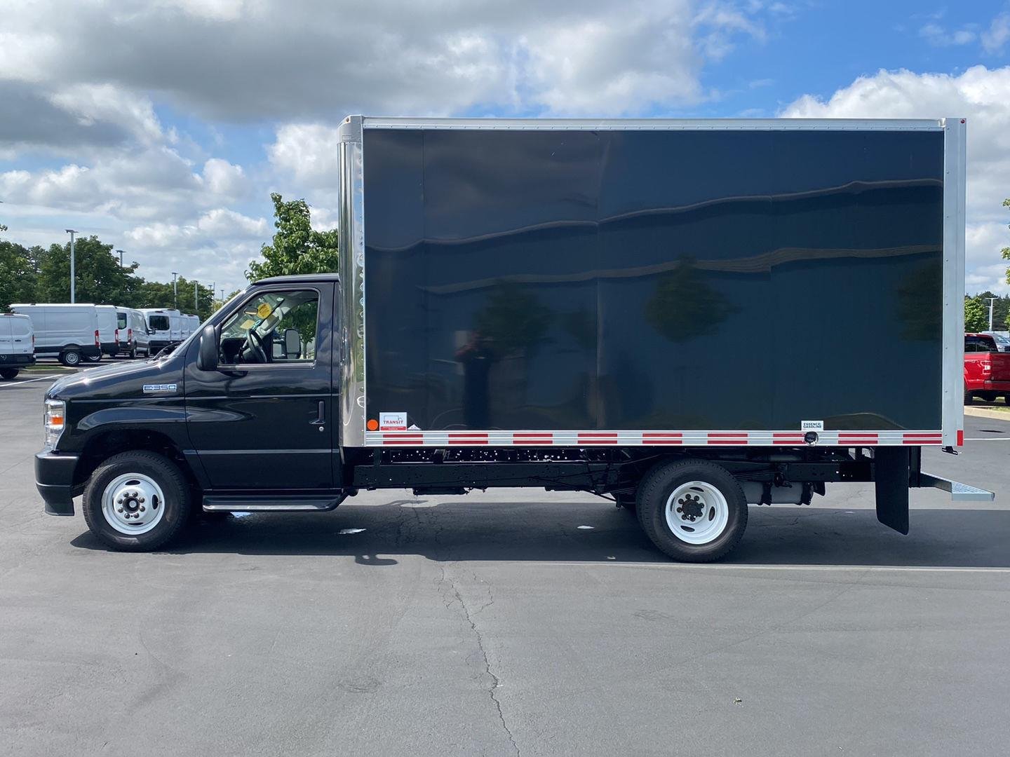 Used 2027 Wh Ford  image 4