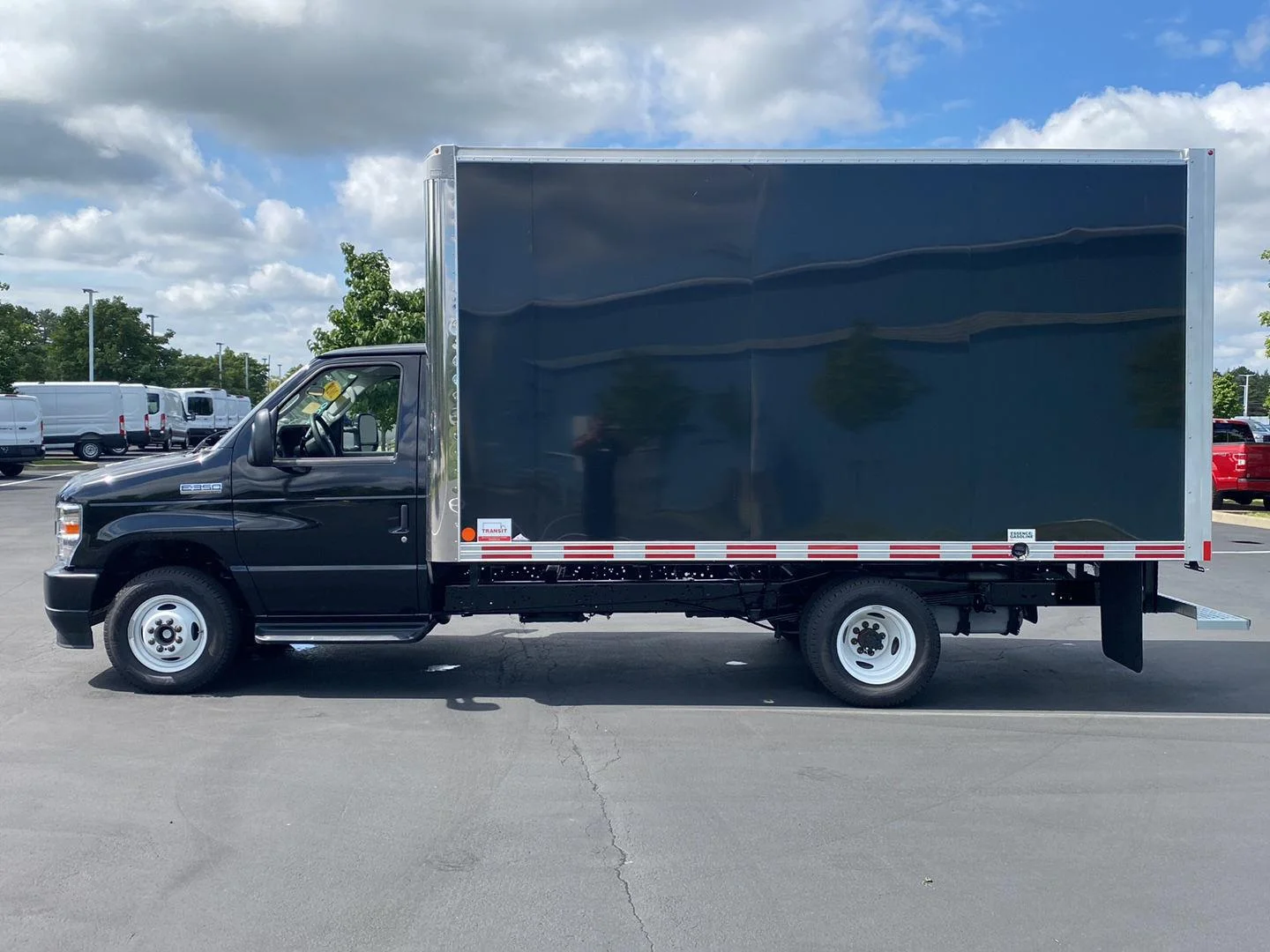 Used 2027 Wh Ford  image 4