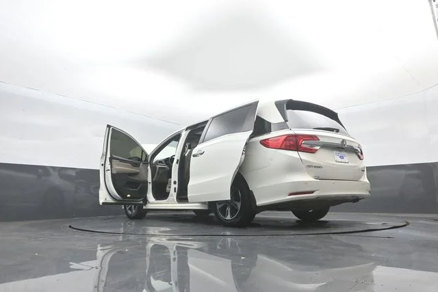 Certified Used 2018 Diamond White Honda Touring image 44