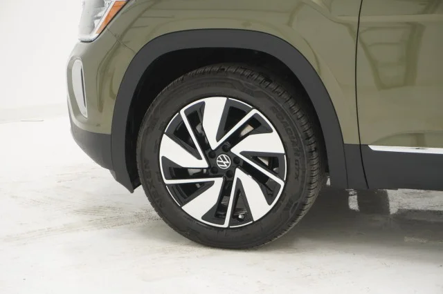 New 2026 Avocado Green Pearl Volkswagen 2.0T SEL image 12