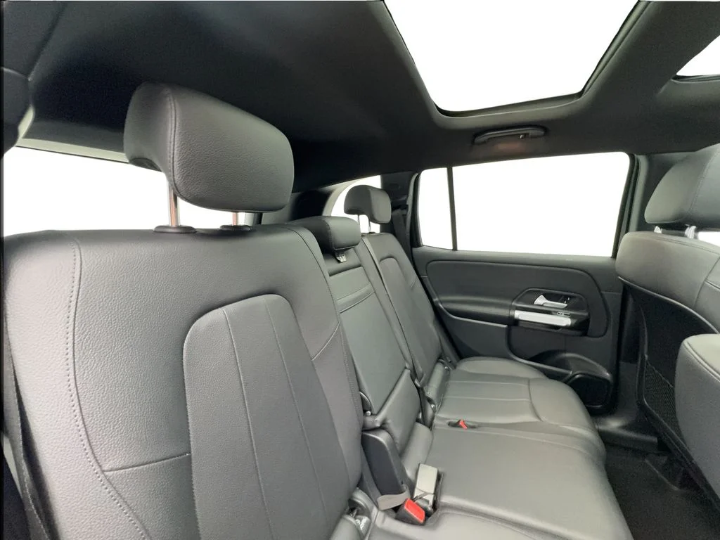 Used 2025 Black Mercedes-Benz GLB 250 image 24