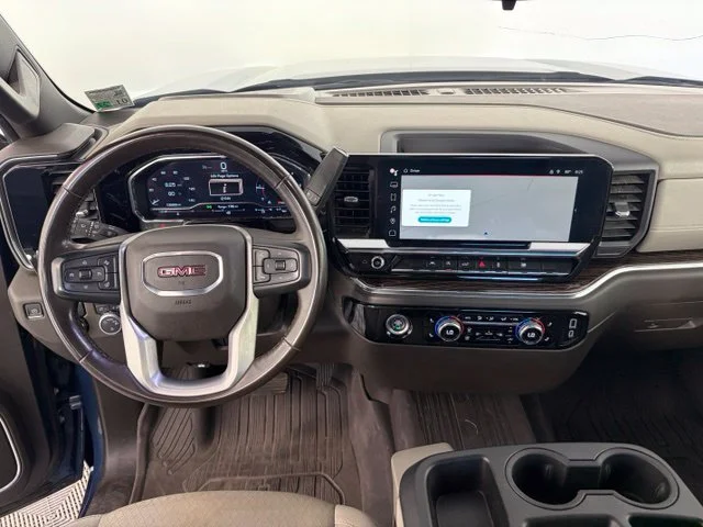 Used 2024  GMC SLE image 41