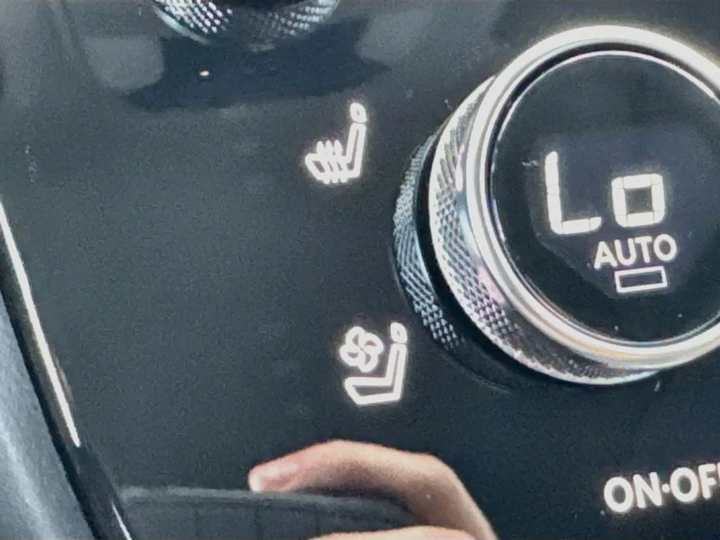 New 2027 Gray INFINITI LUXE image 21