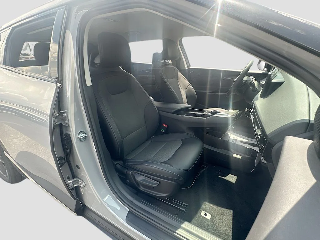 New 2026 Wolf Gray Kia LIGHT image 27