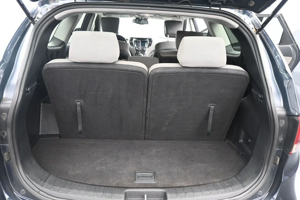 Used 2019 Blue Hyundai SE image 14