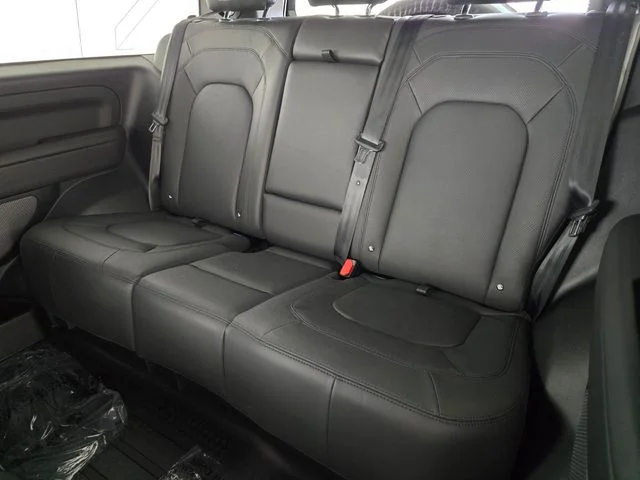 Used 2024 Gray Land Rover V8 image 5