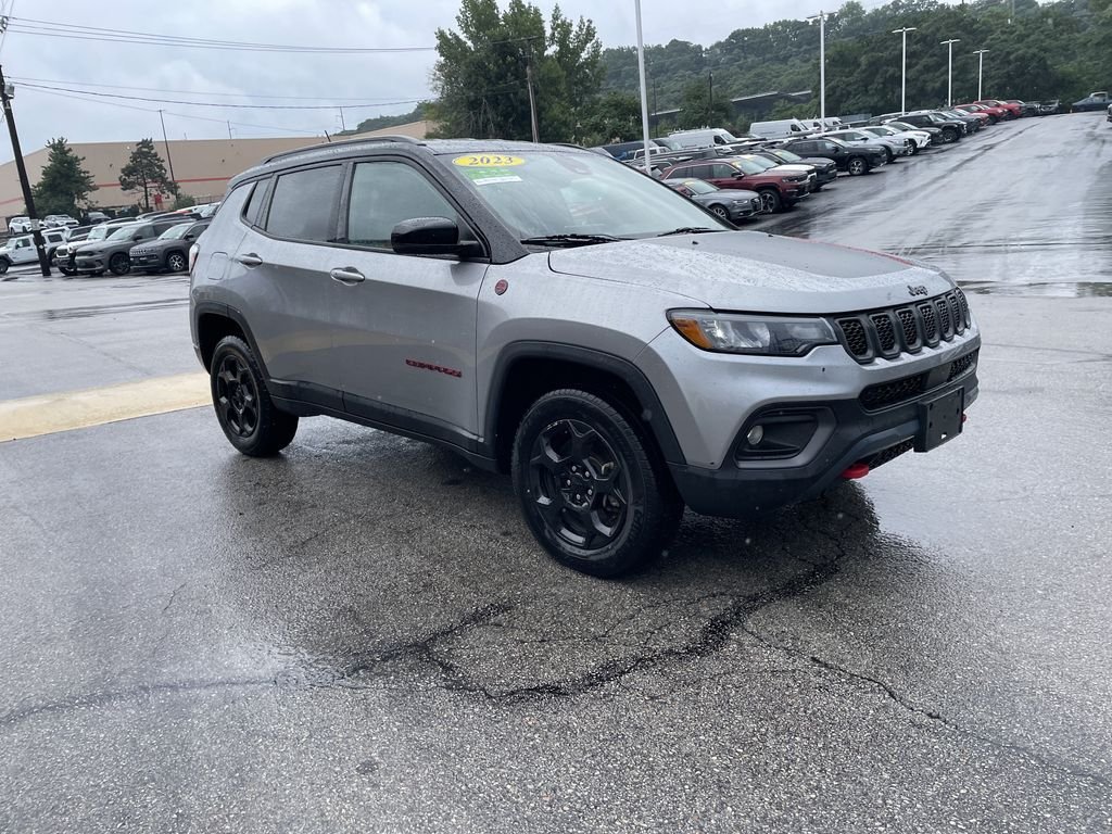 Used 2023 Silver Jeep Trailhawk image 6