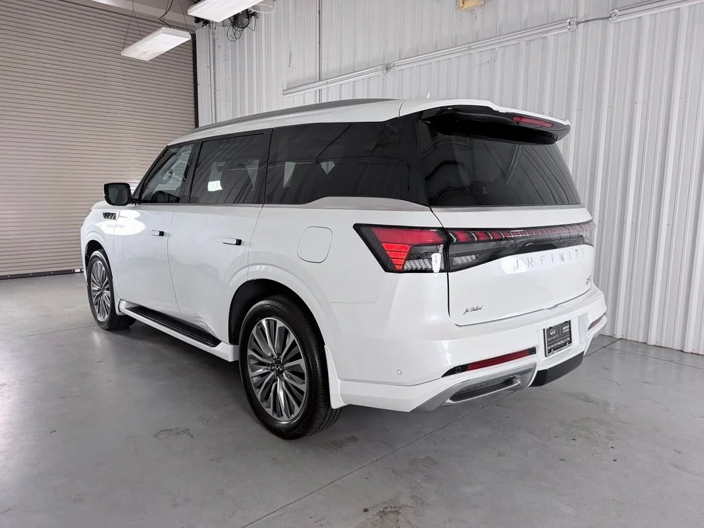 New 2027 RADIANT WHITE INFINITI Luxe 2WD image 9