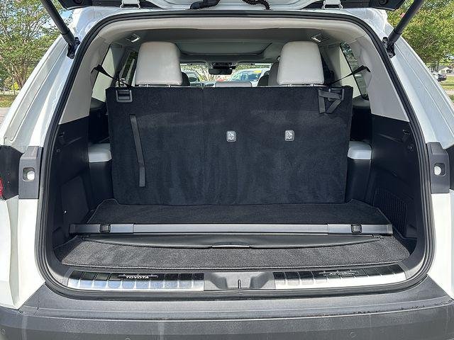 Certified Used 2024 WIND CHILL PEARL Toyota  image 16