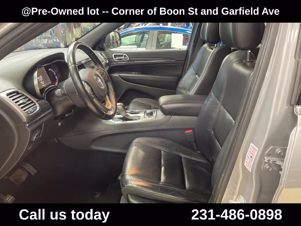 Used 2019 Silver Jeep Limited image 14