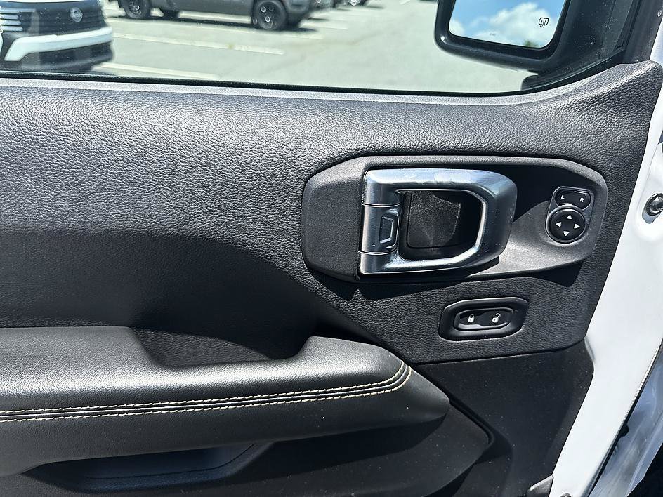 Used 2024 Bright White Clearcoat Jeep Sahara image 20