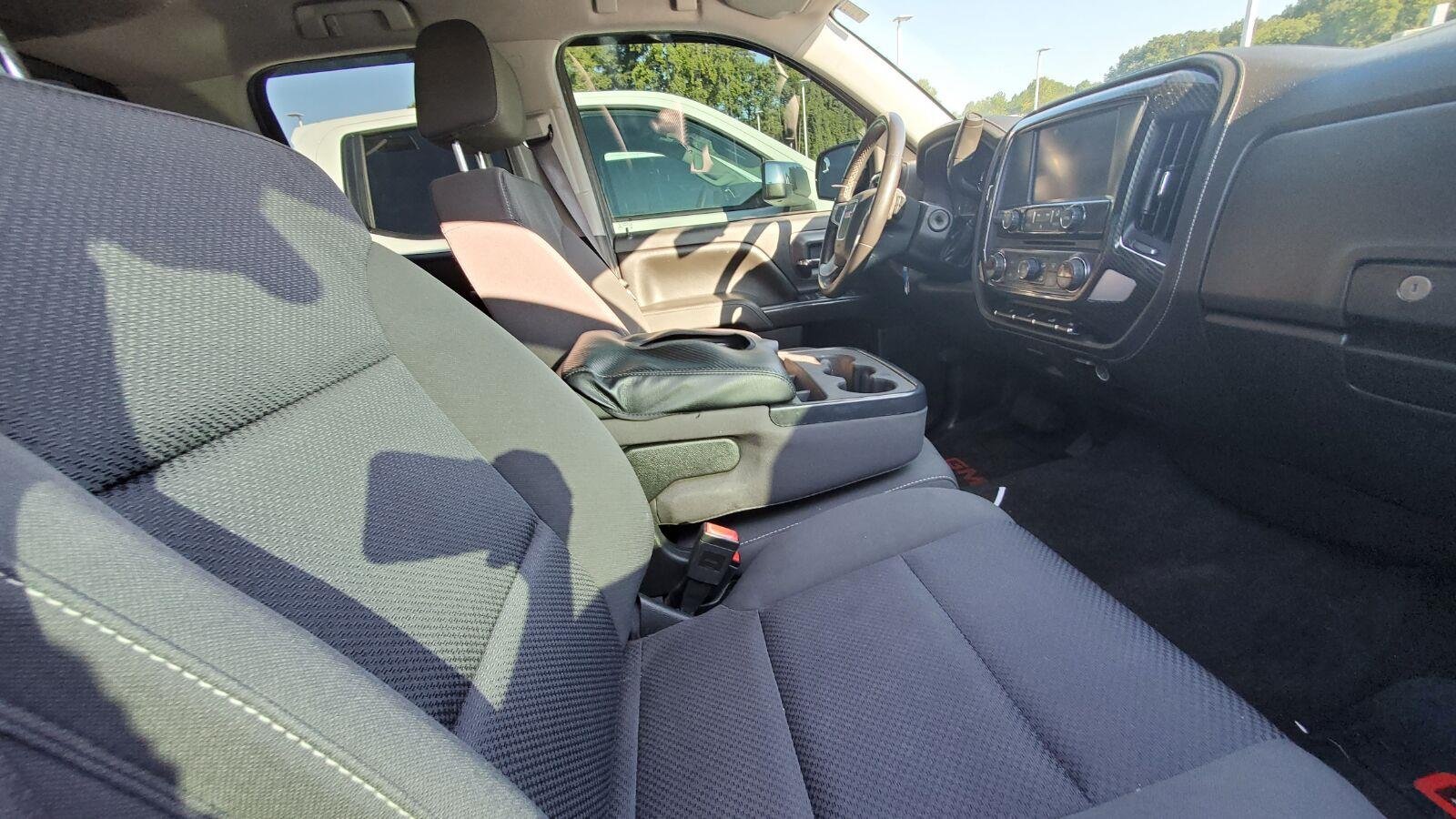 Used 2017 ONYX BLACK GMC SLE image 4