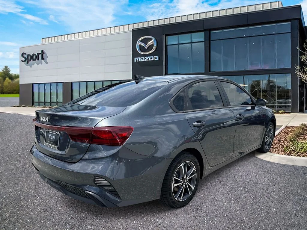 Used 2022 Gray Kia LXS image 3